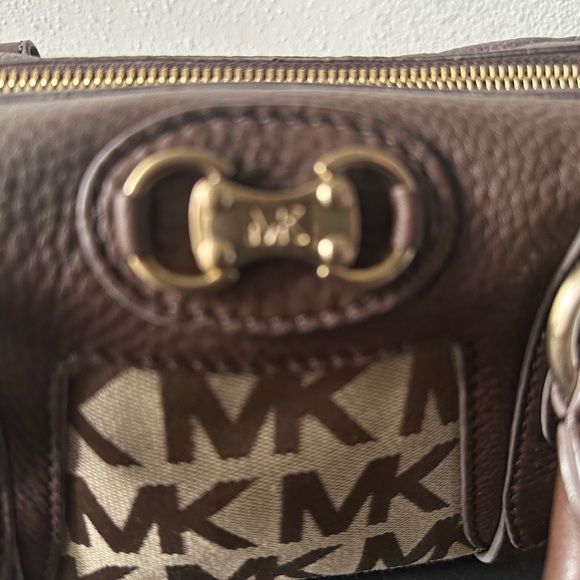 Michael Kors Signature Shoulder Bag, New w/o Tags - Picture 6 of 11